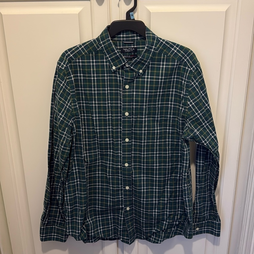 Nautica dress shirt 
Size Large